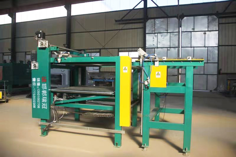 保溫板鏈板碼垛機(jī)